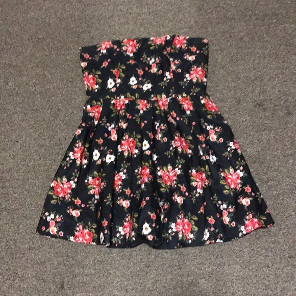Forever 21 Dresses & Skirts - 🔴Forever21 floral dress